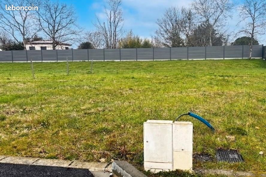Terrain 704 m² · à Tournefeuille · 190 000 €