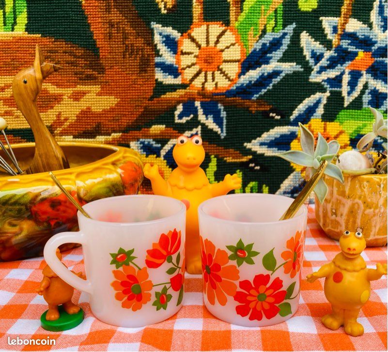 service 5 petites tasses à café avec sous-tasses décor fleur