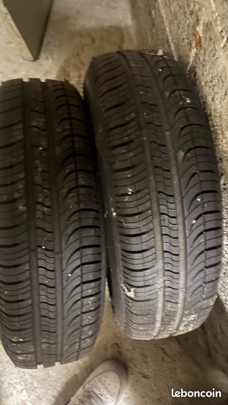 2 pneus Michelin twingo état neuf (image 2)