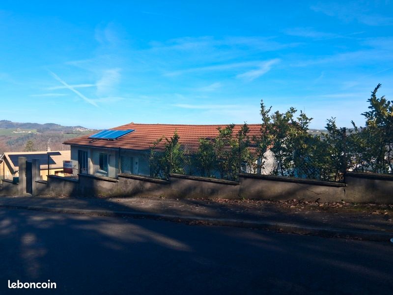 Maison 7 pièces 182 m² · à Le Chambon-Feugerolles · 182 m² · 249 000 €