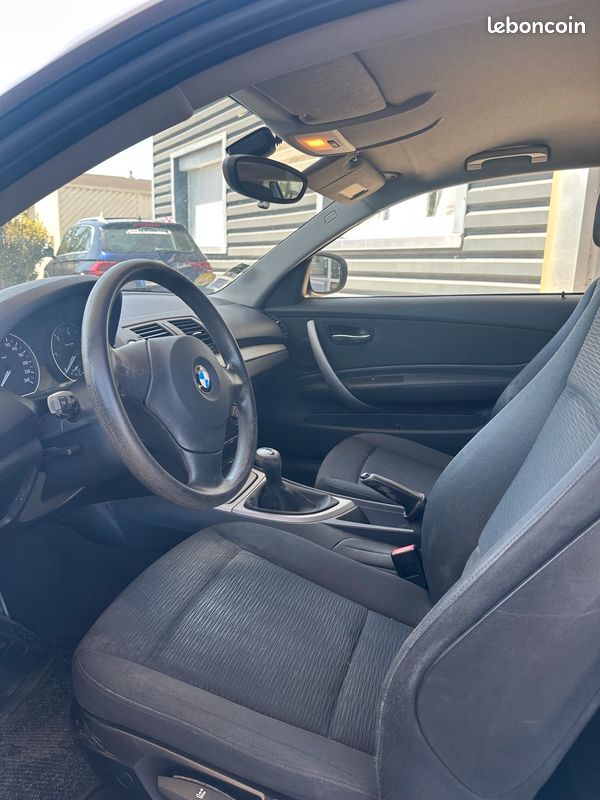 BMW 1er 116d Edition 115cv (image 6)