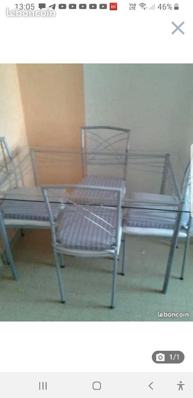 Table en verre et chaises (image 1)