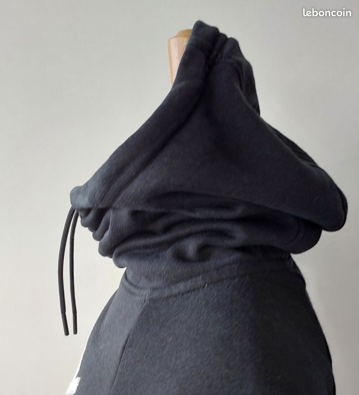 Sweat-shirt noir à capuche cagoule noir Nike taille 34-36