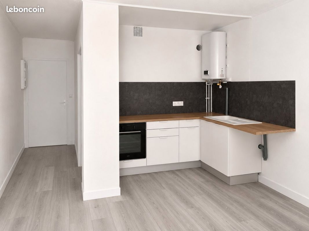 Appartement 1 pièce 28 m² · à Châtillon-sur-Seine · 28 m² · 390 €