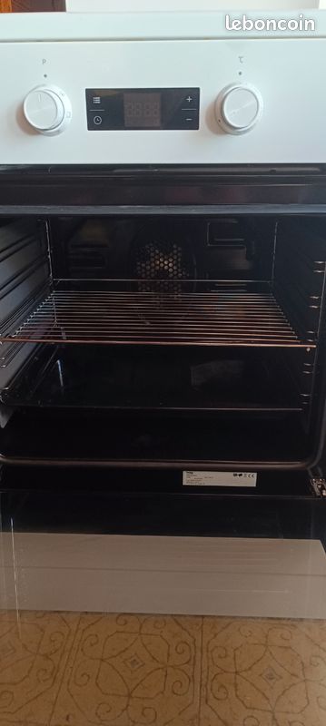 Cuisinière induction Beko FSE68304MAPS