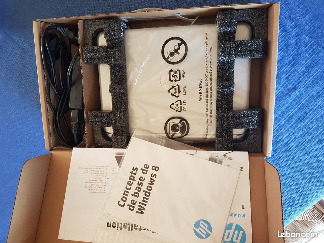 HP Pavillon TouchSmart 11 Notebook PC (image 6)