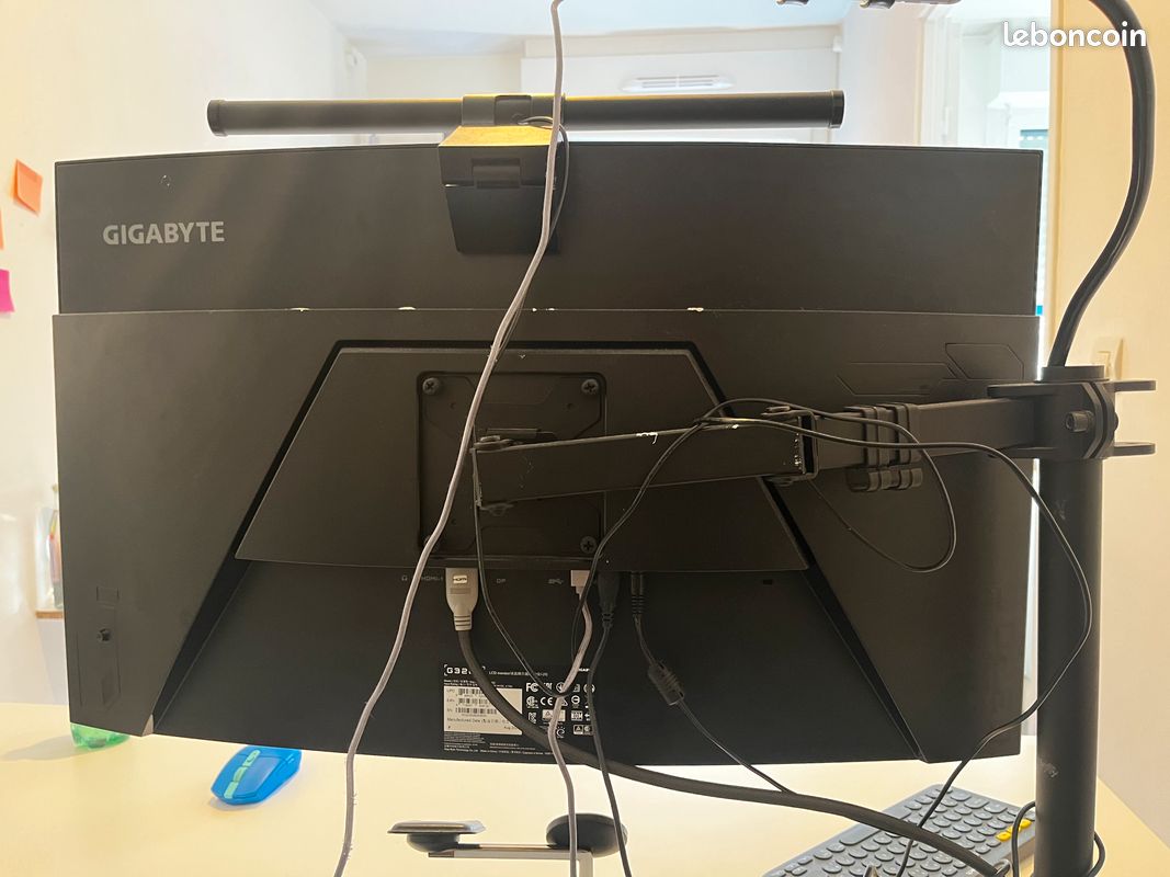 Moniteur écran gaming incurvé + Support Moniteur Double, 32", 2K(QHD), 165Hz, 1ms, 1500R, Freesync Premium Pro, (Gigabyte G32QC), HMDI, DisplayPort, 350 cd/m², HDR400 (image 2)