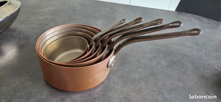 ANCIENNE COCOTTE, BASSINOIRE en cuivre cuisine XVIII ème, art populaire