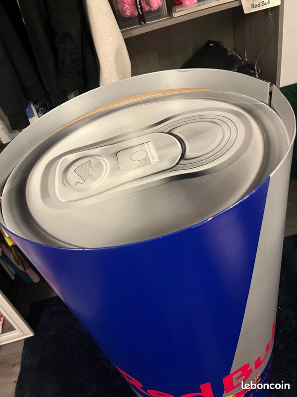 Grosse canette redbull de 1m40 en carton (image 2)