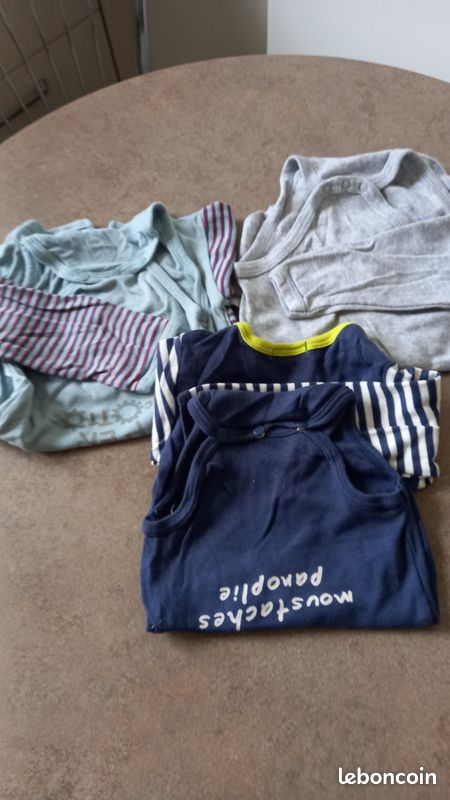 Lot 3 pyjamas et 3 bodys 1 an (image 5)