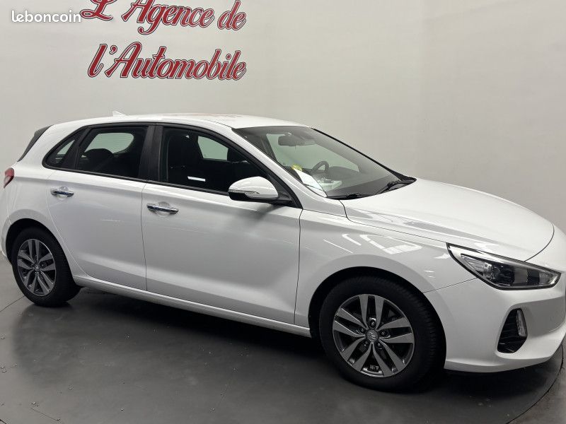 Hyundai I30 1.6 crdi 110 ch Edition 1 / Caméra / GPS / Radar / Climatisation Auto / Ecran / (image 4)
