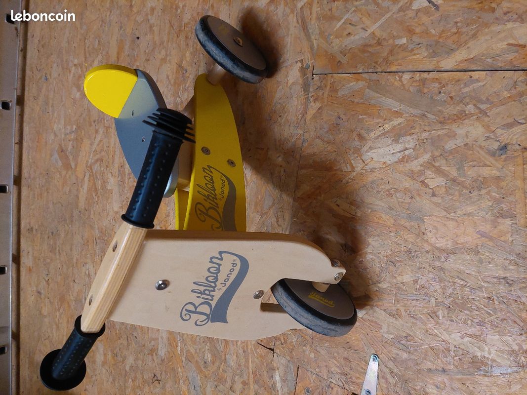 Tricycle (image 1)