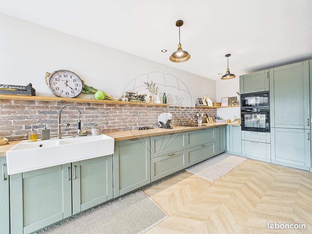 Maison 7 pièces 270 m² · aux Étangs · 270 m² · 448 900 €