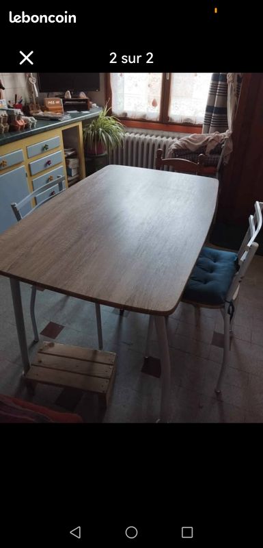 À vendre table plus 4 chaises (image 1)