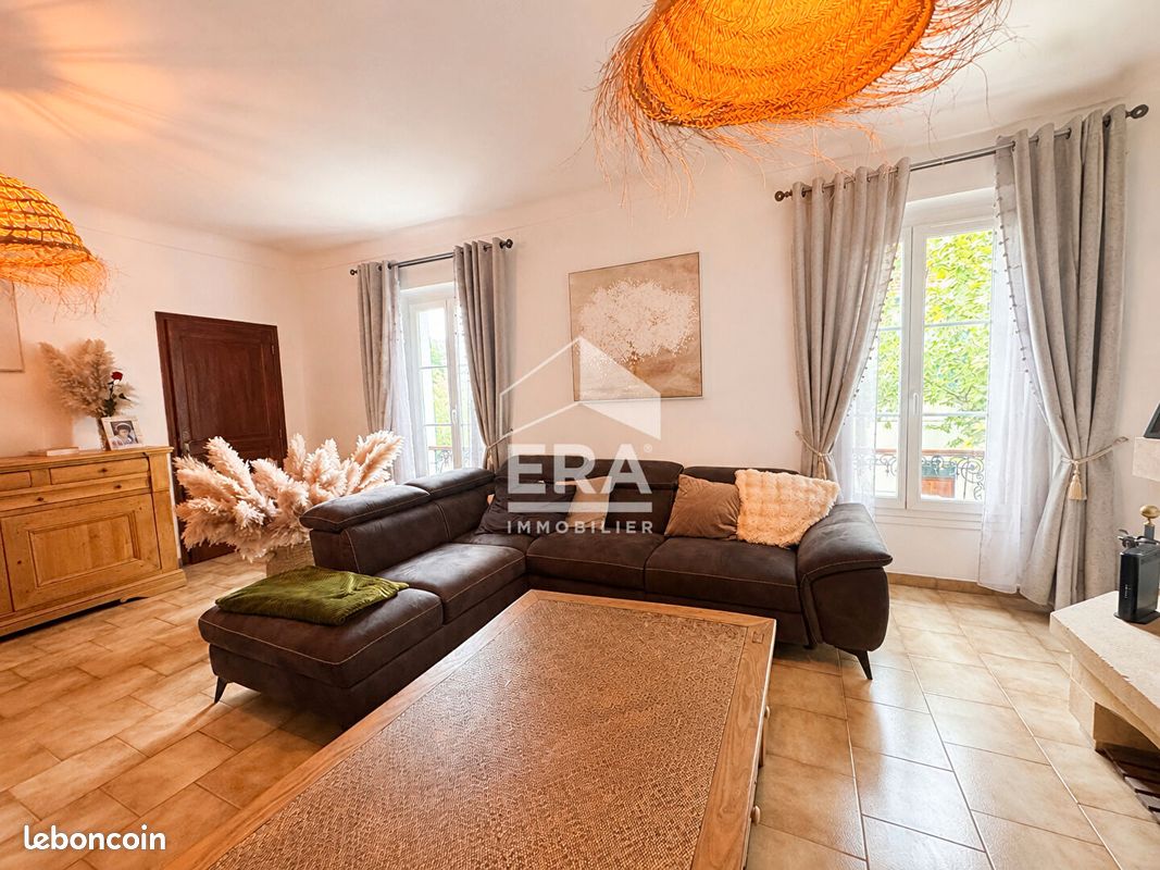 Immeuble 8 pièces 229 m² · à Laragne-Montéglin · 229 m² · 163 500 €