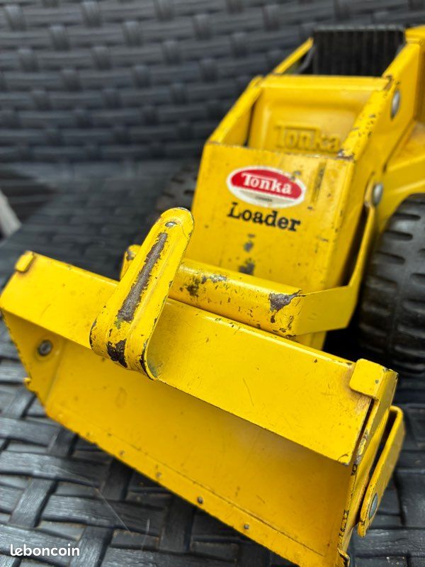 Ancien camion chargeur frontal tonka xmb 975 années 80 vintage