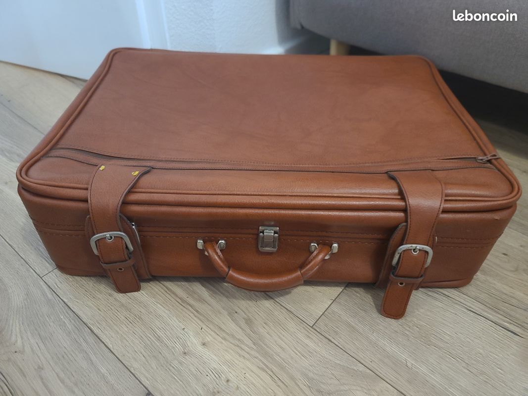 Valise Vintage Cuir Marron Avec Serrure à Clé – Parfait état