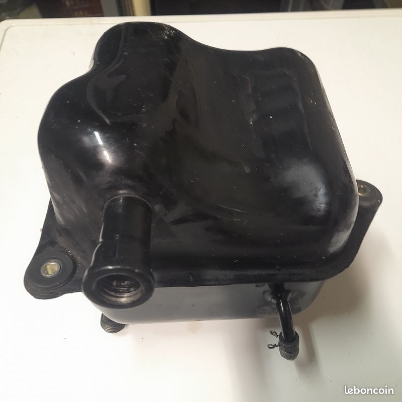 Réservoir d'huile Yamaha 850 TDM Type 3VD (image 2)