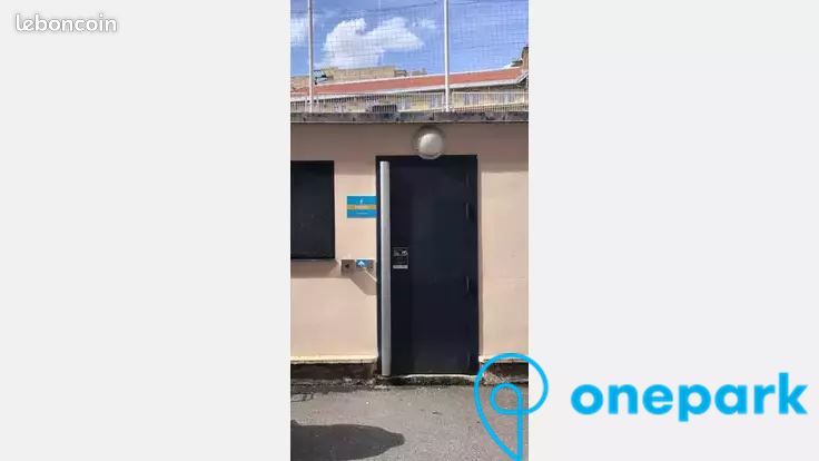Parking 12 m² · à Paris · 12 m² · 97 €/mois