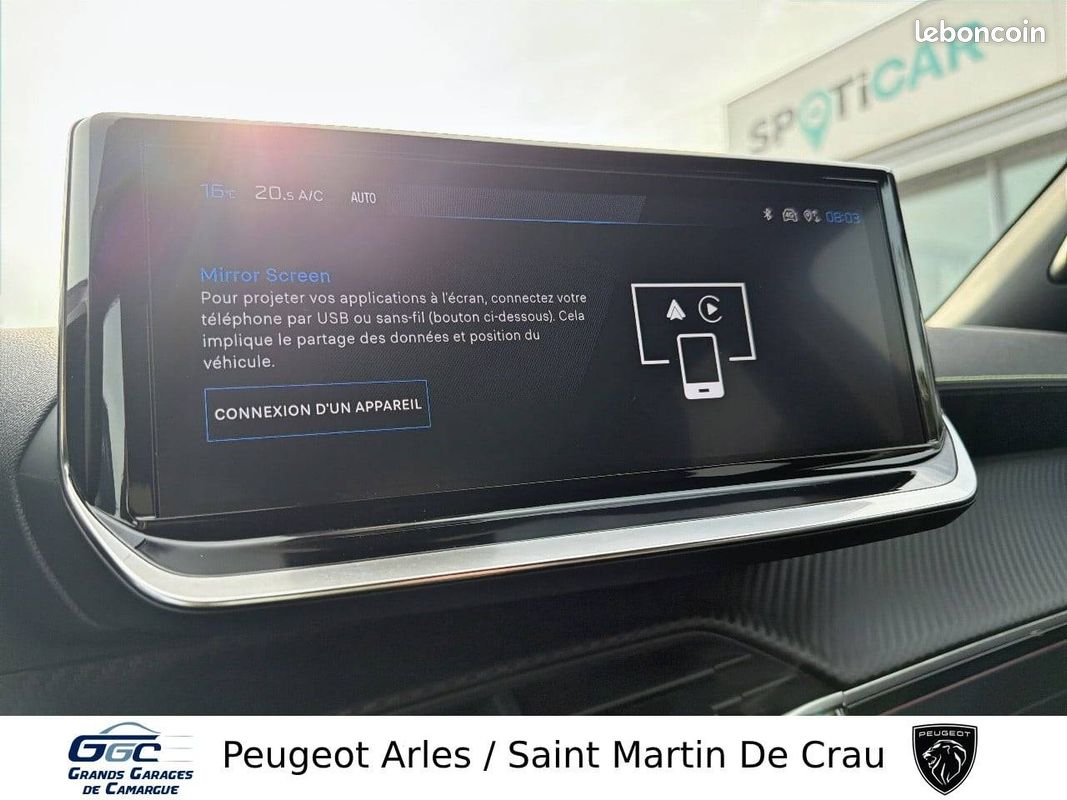 PEUGEOT 2008 Hybrid 145 e-DCS6 GT (image 21)