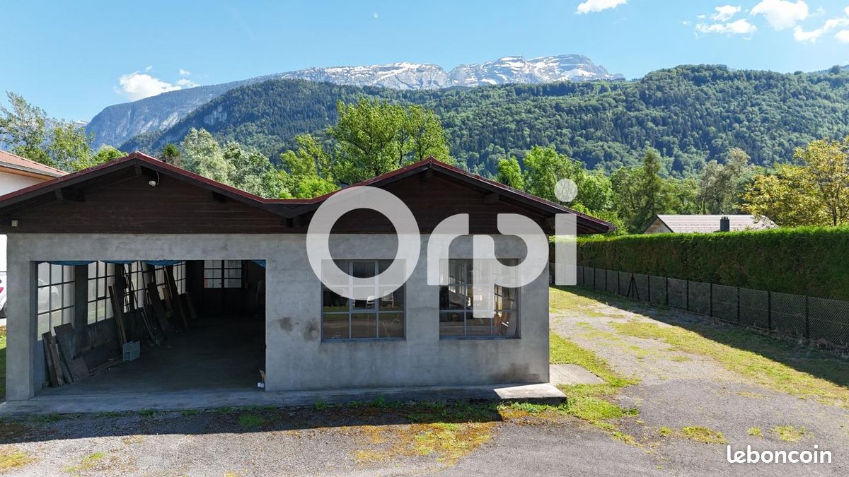 Immeuble 1 pièce 220 m² · à Marignier · 220 m² · 275 000 €
