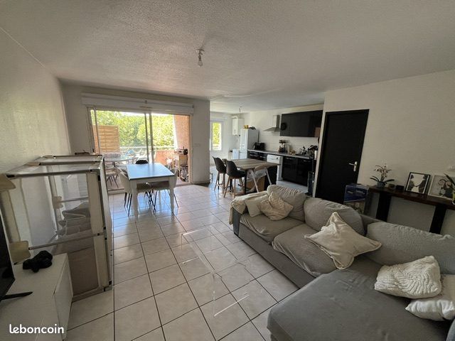 Appartement 4 pièces 94 m² · à Tain-l'Hermitage · 94 m² · 860 €