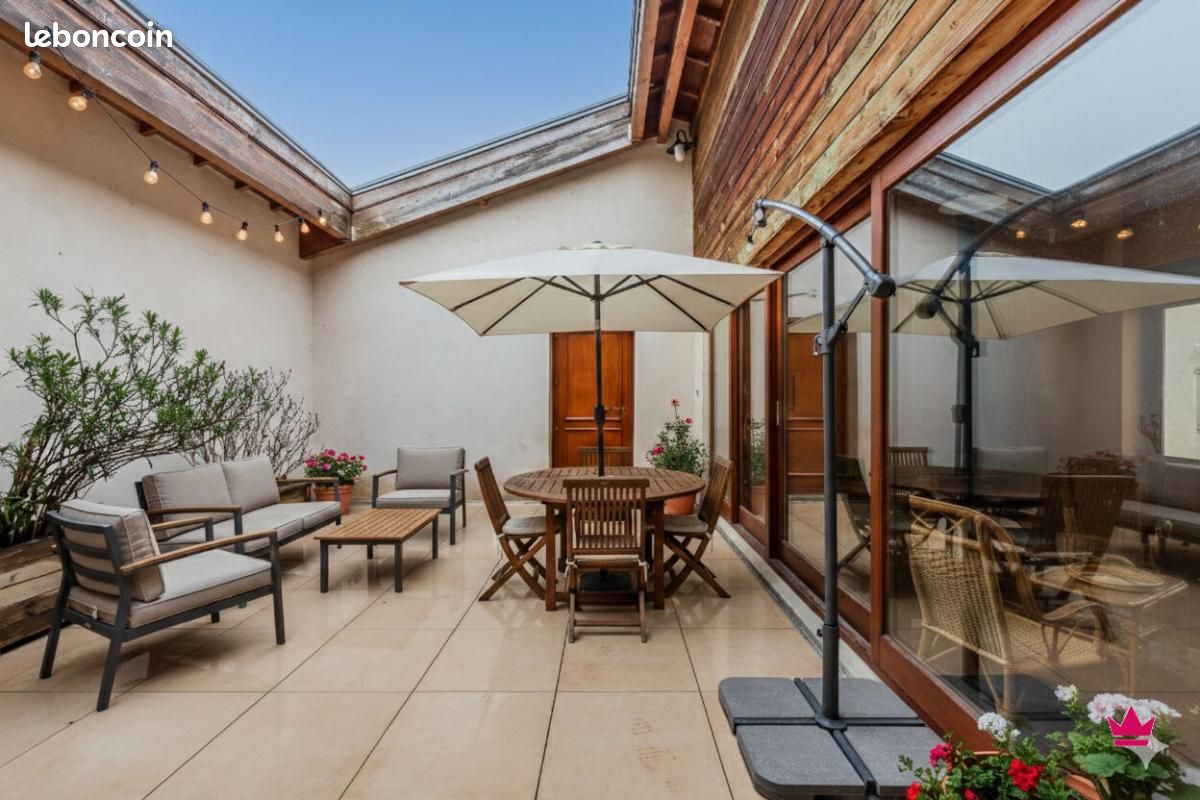 Appartement 5 pièces 133 m² · à Saint-Priest · 133 m² · 330 000 €