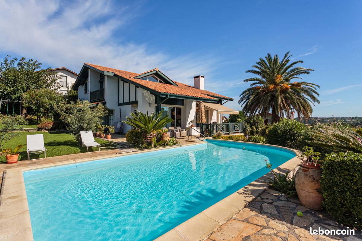 Maison 7 pièces 230 m² · à Saint-Jean-de-Luz · 230 m² · 1 795 000 €