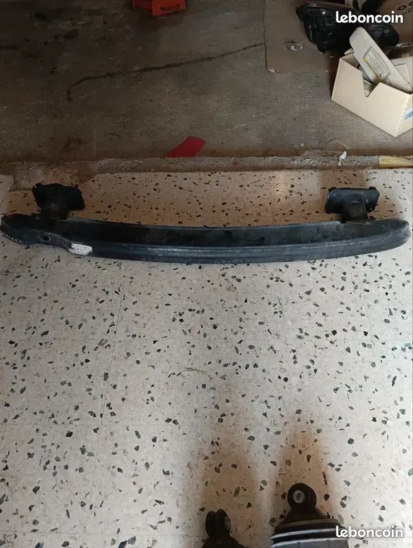Traverse de pare choc arrière Mercedes w 219 et autres modèle (image 1)