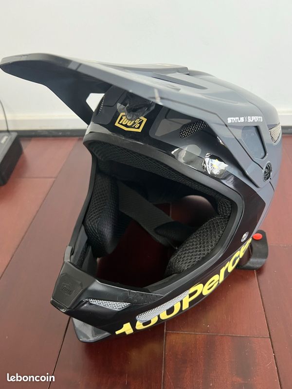 Status × super73 full-face bicycle helmet, size L/ Downhill/BMX
Carby/Charcoal (image 5)