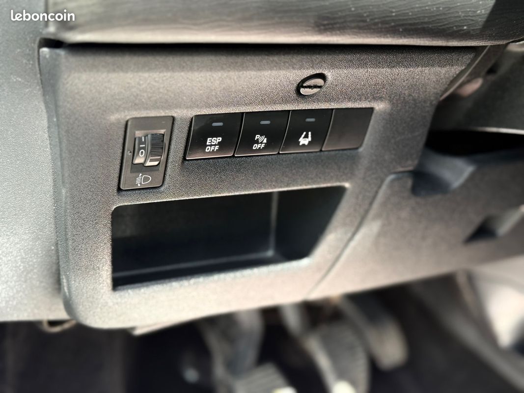 Citroën C4 1.6 HDI 110CH Exclusive – Régulateur – Clim Auto – Jantes Alu – Révisée & Garantie 6 mois (image 27)