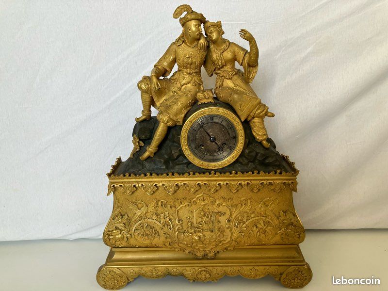 Pendule en bronze XIXe siècle (image 1)