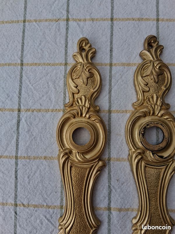 Lot de 3 plaques de propreté Louis XV en laiton poli pour poignée de porte (image 2)