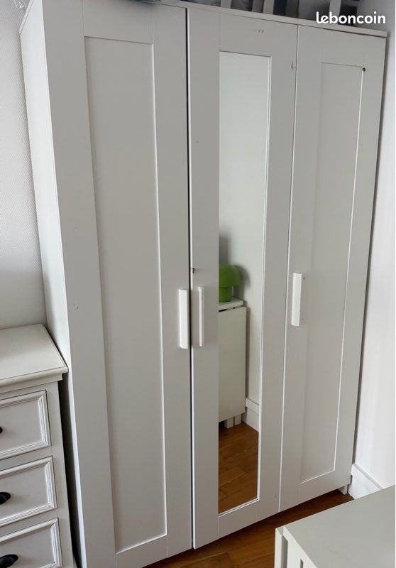 Armoire IKEA Brimnes 3 portes (image 1)