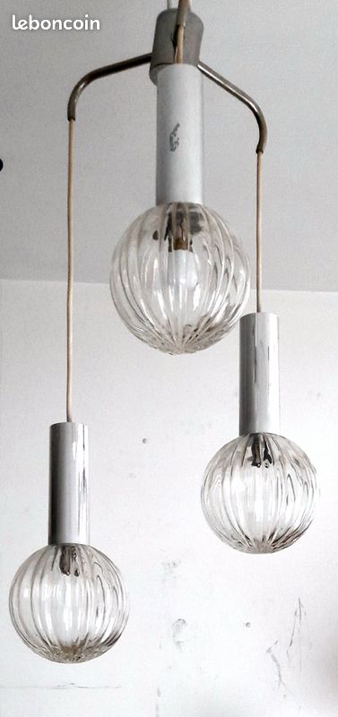 Suspension cascade à 3 lumières Vintage des années 70 Suspension cascade à 3 lumières Vintage des années 70 Métal chromé verre H. 80 cm (image 1)