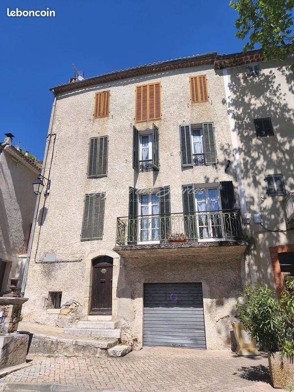 Appartement 3 pièces 90 m² · à La Verdière · 90 m² · 75 000 €