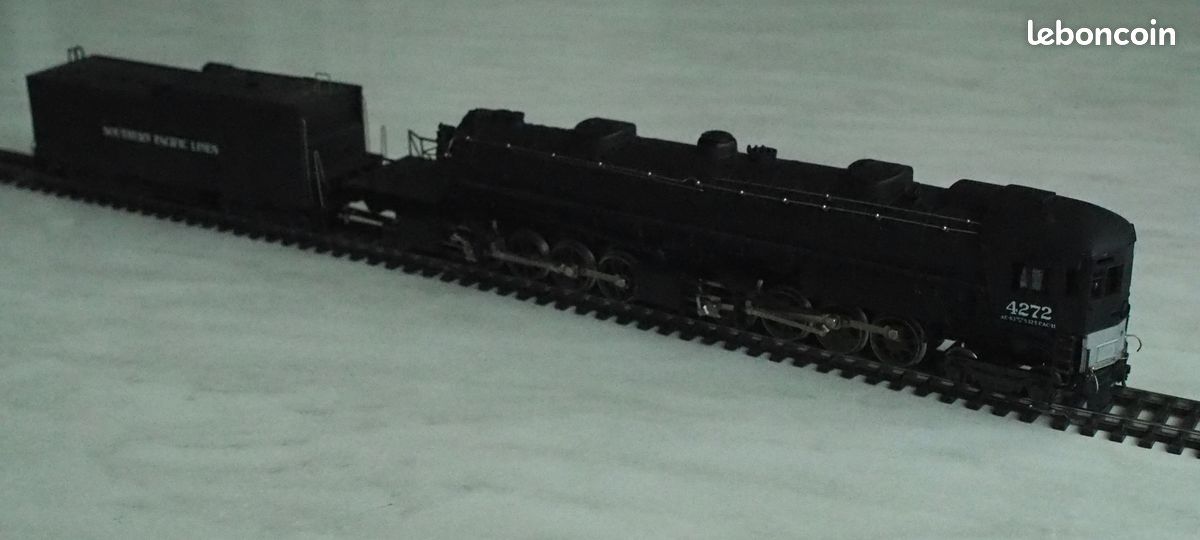 Caisse De Locomotive Rivarossi - Réf. 2/4*4 - Fabrication Française - Occasion