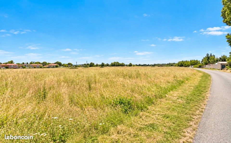 Terrain 250 m² · à La Calmette · 75 900 €