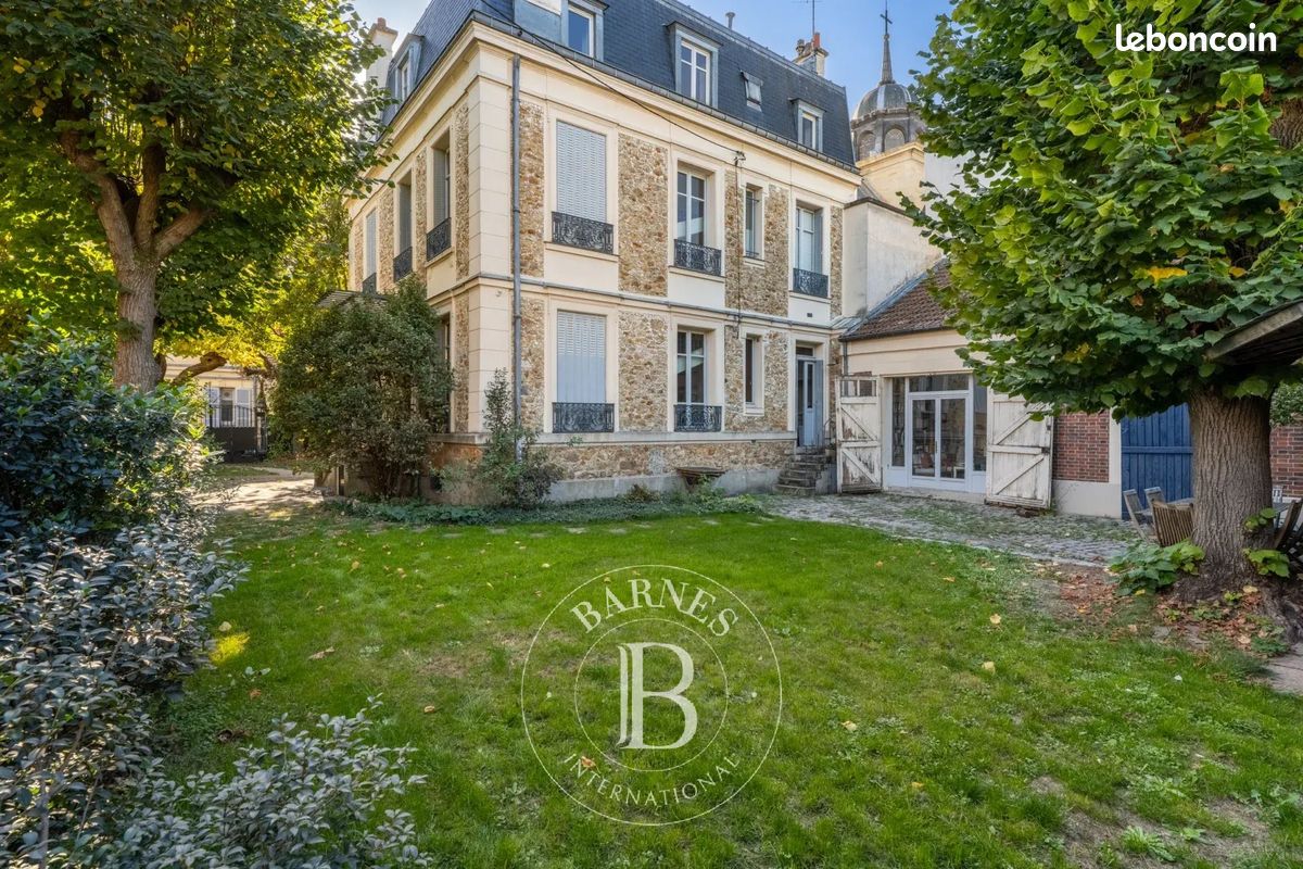 Maison 10 pièces 334 m² · à Versailles · 334 m² · 2 990 000 €