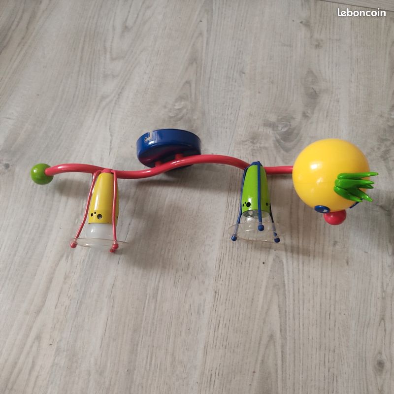 Suspension plafonnier chambre d'enfant décoration éclairage multicolore (image 1)