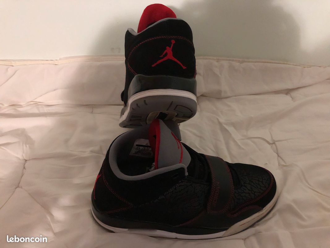 Air Jordan Flight Club 90'S Black Gym Red Cement Grey en T.B.E (image 3)