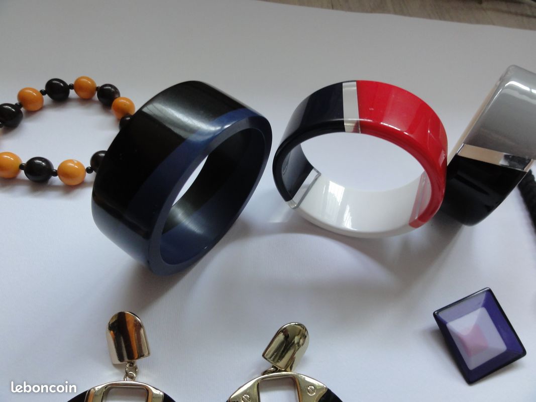Bracelet Lucite Chain-Link Bangle des années 1980 - France