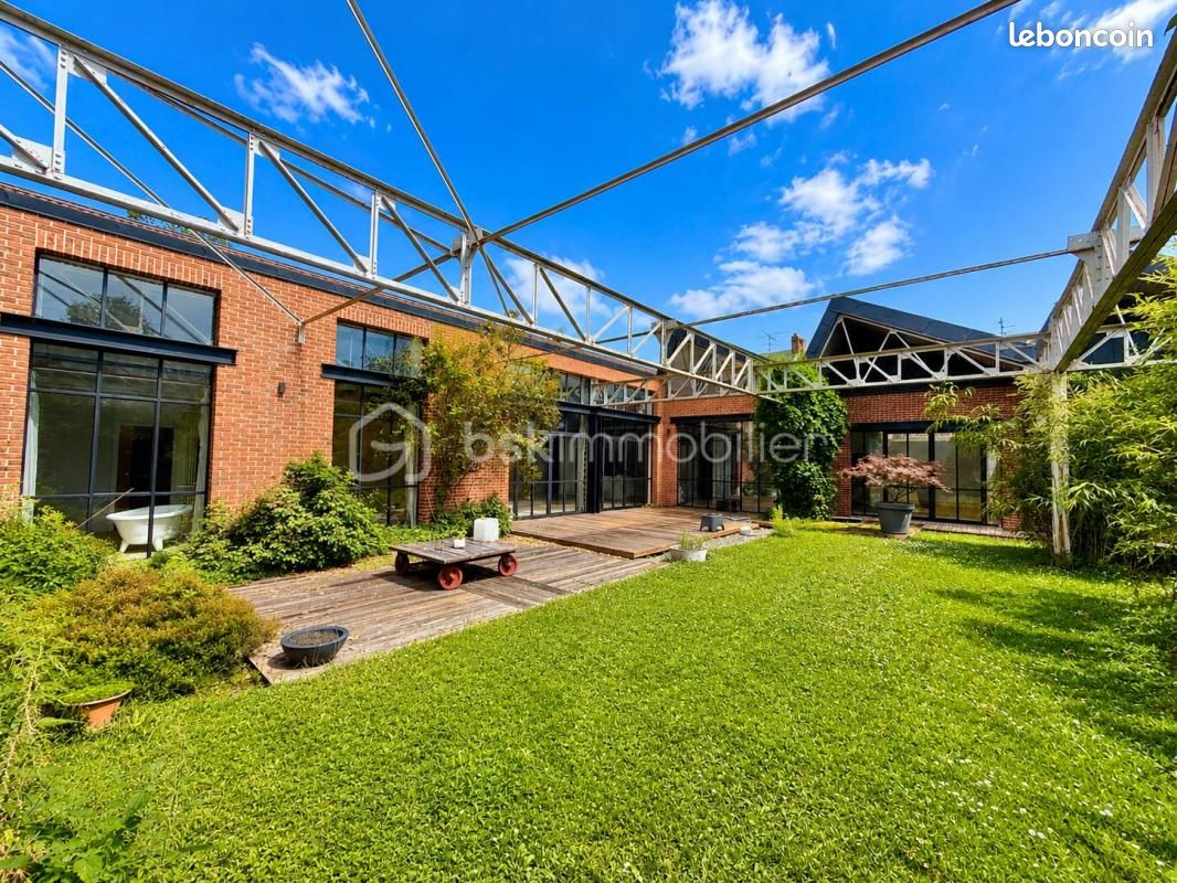 Immeuble 6 pièces 800 m² · à Amiens · 800 m² · 2 600 000 €