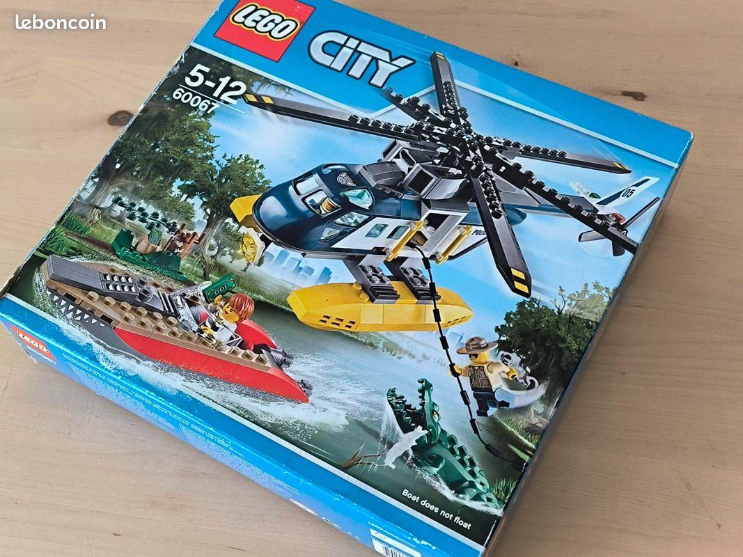 Lego 60067 La poursuite en hélicoptère + bateau + crocodile (image 1)