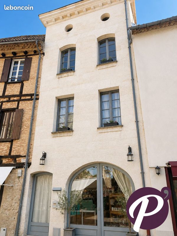 Local commercial 325 m² · à Bergerac · 325 m² · 572 000 €
