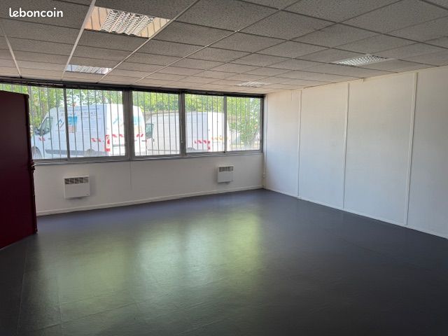 Local commercial 1 pièce 230 m² · à Mérignac · 230 m² · 1 975 €/mois