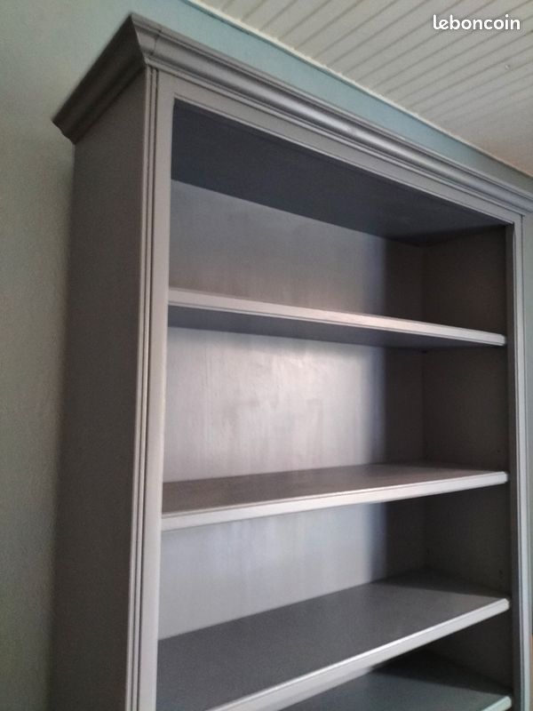 Bibliothèque en bois (image 1)