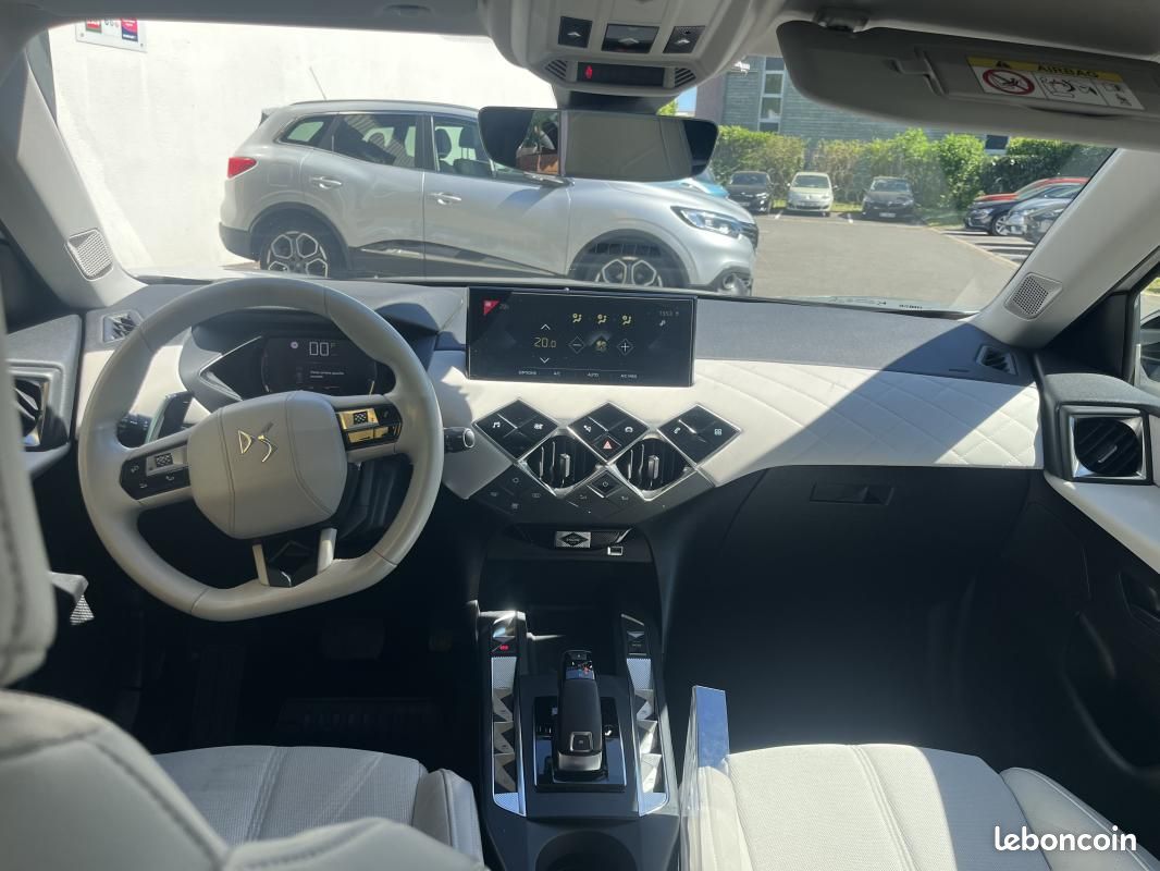 DS 3 Crossback DS3 BLUEHDI 130 RIVOLI AUTOMATIQUE (image 2)
