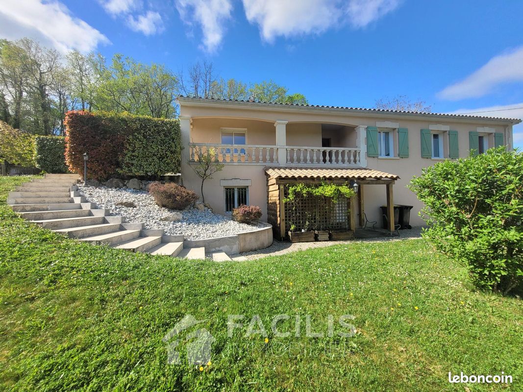 Pavillon 5 pièces 112 m² - Mouthiers-sur-Boëme 16440 (image principale 0)