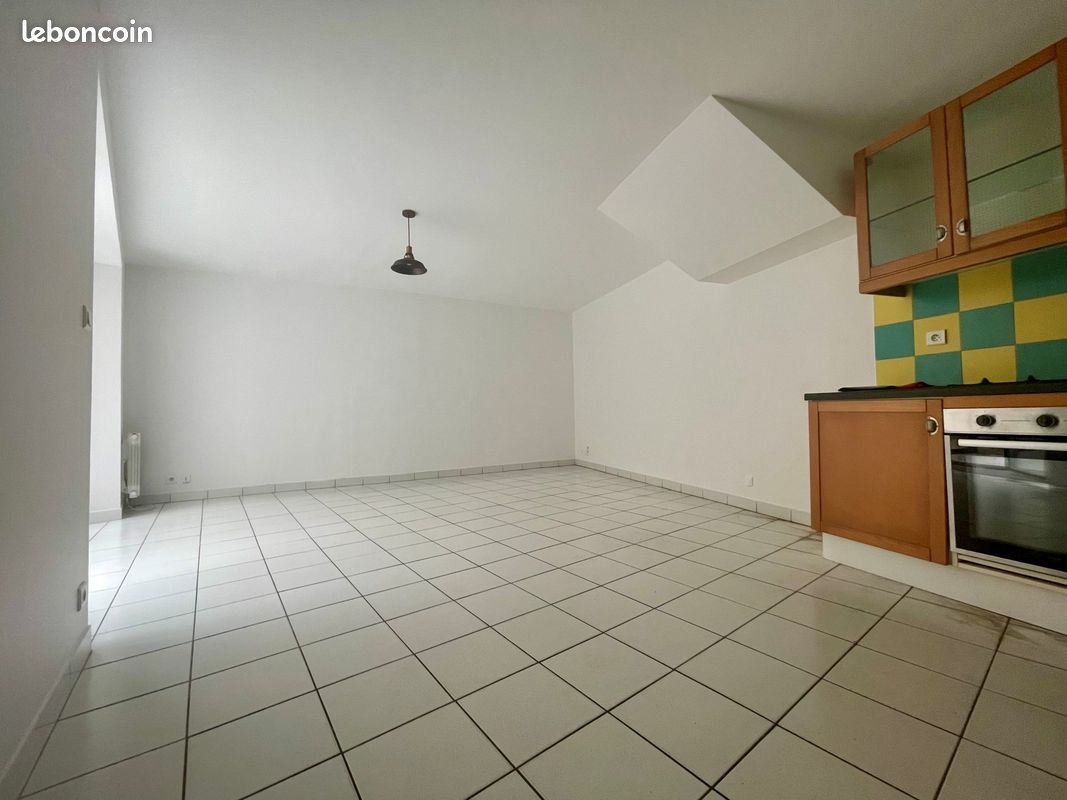 Appartement 3 pièces 62 m² · à Saintes · 62 m² · 582 €